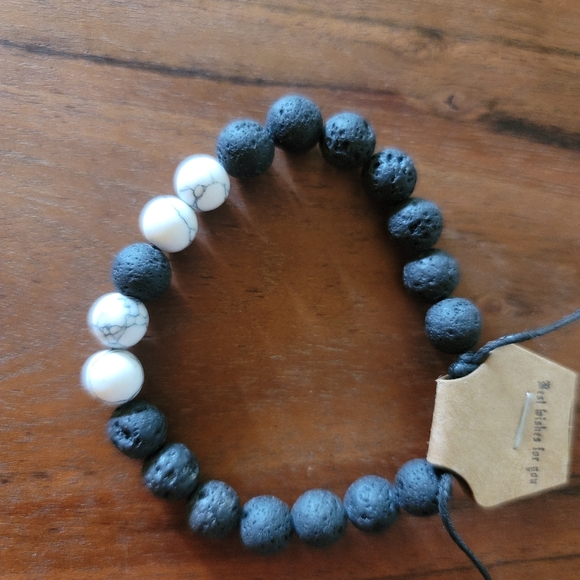 Diffuser Bracelets - Picture 2 of 4